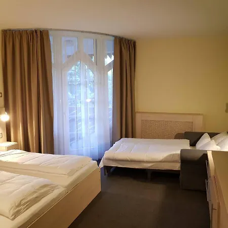 Hotell Grantek Ueduelohaz