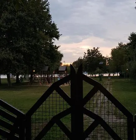 Grantek Ueduelohaz Hotel Balatonlelle