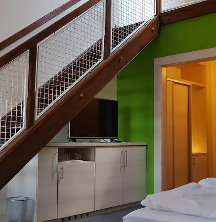 Hotel Grantek Ueduelohaz *