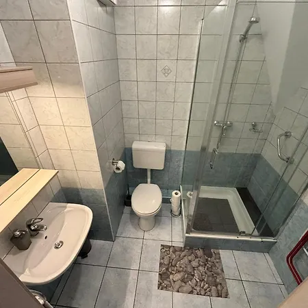 Grantek Ueduelohaz فندق 3*