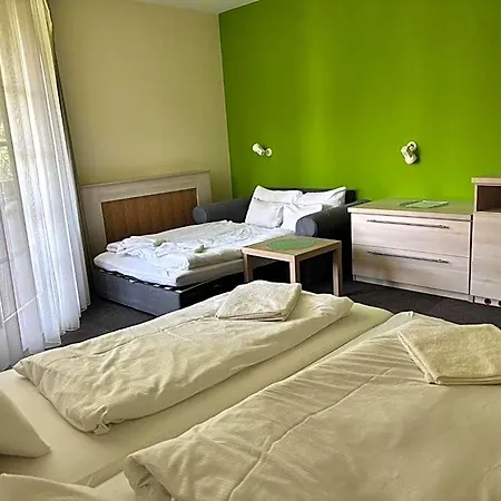 Grantek Ueduelohaz 호텔 3*